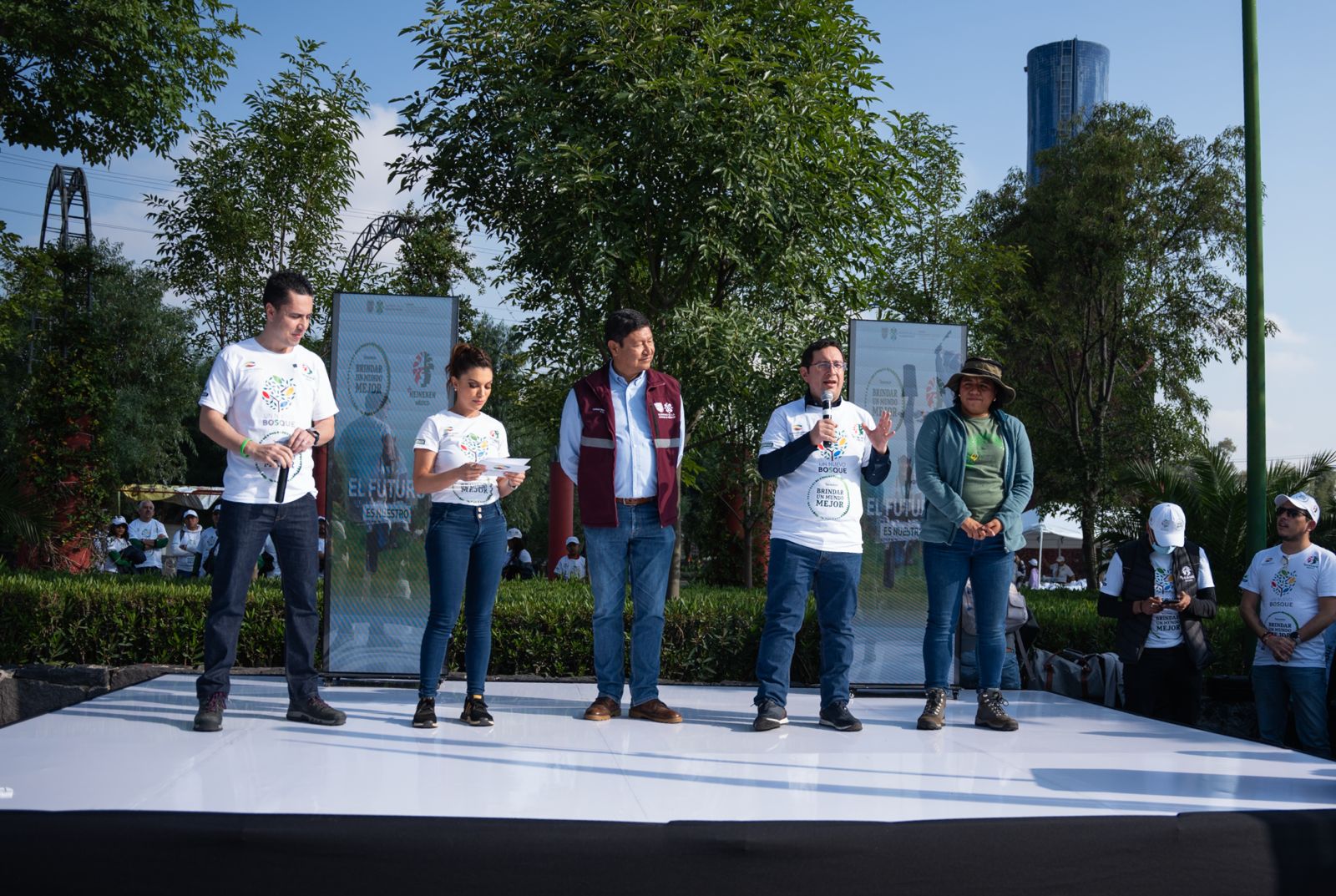 Reforestan más de 1,800 árboles y plantas en la primera jornada de voluntariado de 2024, en el Parque Ecológico de Xochimilco